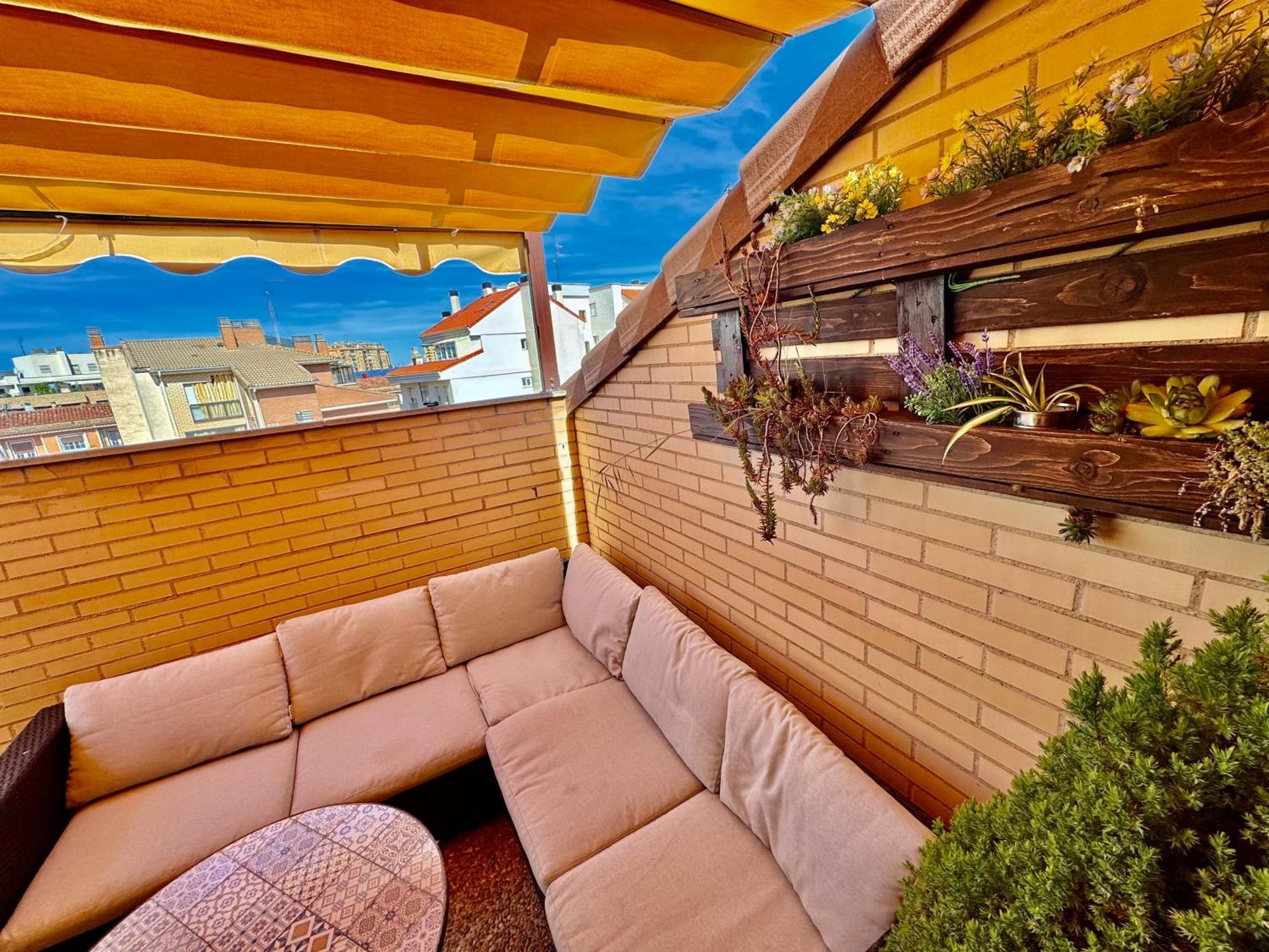 Atico Guara&Pirineos Apartment อูเอสกา ภายนอก รูปภาพ